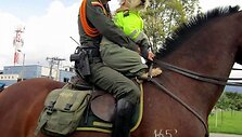 Bogotos policininkų priglaustas benamis &scaron;uo Azulas tapo pareigūnu