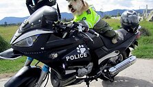 Bogotos policininkų priglaustas benamis &scaron;uo Azulas tapo pareigūnu