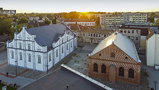 &bdquo;Baltosios&ldquo; ir &bdquo;Raudonosios&ldquo; sinagogų kompleksas Joni&scaron;kyje