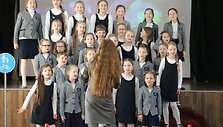Apdovanoti ypatingų rūbų dizaineriais tapę Kauno moksleiviai