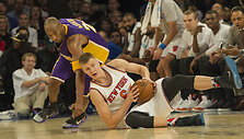 Kristapas Porzingis ir Kobe Bryantas