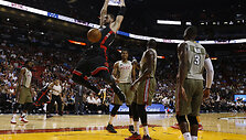 Jonas Valančiūnas ir Hassanas Whiteside'as