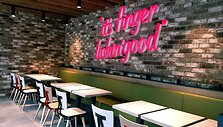 Vilniaus &scaron;irdyje &bdquo;KFC&ldquo; atveria atnaujintą pagrindinį restoraną