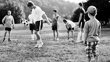 &bdquo;Hope for Football&ldquo; organizacija padeda beglobiams vaikams