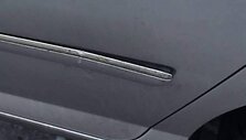 Vilniuje apgadintas degalinėje stovėjęs automobilis