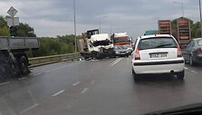 Avarija Kauno Užnemunės gatvėje: žuvo sunkvežimio vairuotojas