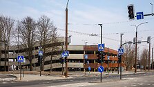 Kauno klinikose atidaryta moderni daugiaauk&scaron;tė  automobilių parkavimo aik&scaron;telė