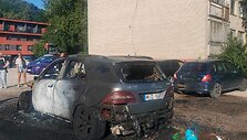 Kaune užsiliepsnojęs automobilis apgadino dar kelias ma&scaron;inas