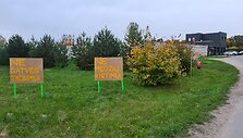 Gyventojų protestas prie&scaron; kelio palei namų langus tiesimą Raudondvaryje