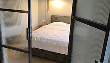 Bir&scaron;tone veikiantis restoranas &bdquo;Pievos&ldquo; ir vir&scaron; jo atidaryti nauji apartamentai