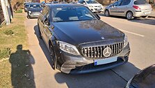 Dariaus ir Girėno stadiono prieigose neleistinose vietose palikti automobiliai
