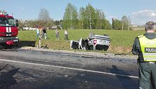 &bdquo;Opel&ldquo; ir &bdquo;VW Passat&ldquo; avarija Kazokinės kaime