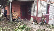 Namai Laumėnų kaime, kuriame aptiktas keturių metų senumo moters lavonas