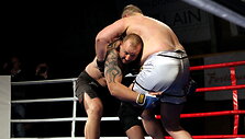 MMA kova: Tomas Pakutinskas prie&scaron; Igną Mikelionį 