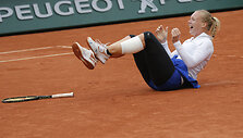 Kiki Bertens prie&scaron; Timea Bacsinszky