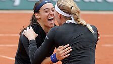Caroline Garcia ir Kristina Mladenovič prie&scaron; Ekateriną Makarovą ir Eleną Vesniną