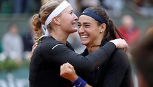 Caroline Garcia ir Kristina Mladenovič prie&scaron; Ekateriną Makarovą ir Eleną Vesniną