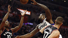 DeAndre Jordanas ir Jonas Valančiūnas