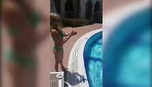 5739d8b3eb863video_5739d89b9898b