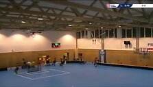 vos-rungtynes-pradejusiems-sportininkams-teko-sprukti-griuvo-sales-lubos