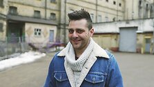 pozityvus-dienorastis-cirko-artistas-viaceslavas-nuteistuosius-moko-cirko-triuku