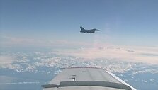 maskva-paskelbe-vaizdo-irasa-kaip-nato-laikintuvas-lydejo-ssoigu-lektuva