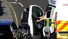 londone-sprunkanti-vagi-pareigunas-sustabde-automobilio-durelemis
