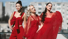 &bdquo;Queens of Roses&ldquo;