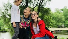 Nijolė Pareigytė su dukra ir vyro sese
