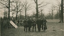 Kauno skautų tuntas &scaron;venčia &Scaron;v. Jurgio &scaron;ventę Ąžuolyne 1923 m. kovas (Pirmas i&scaron; kairės Petras Jurgėla Jurgelevičius) 