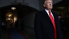 prisaikdinamas-45-asis-jav-prezidentas-donaldas-trumpas-5882459097aef