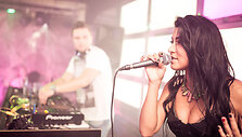 Eglė Jak&scaron;tytė ir DJ Virus J