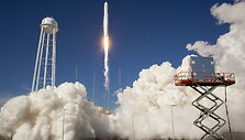 &bdquo;Antares&ldquo; raketa i&scaron; Wallopso kosmodromo sėkmingai pakilo tik po kelių dienų delsimo