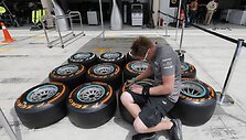 &bdquo;Mercedes&ldquo; mechanikas žymi padangas 