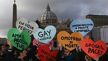 Italijoje rengiamas specialus įstatymas gėjų teisėms ginti.