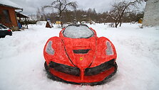I&scaron; sniego nulipdytas &bdquo;Ferrari LaFerrari&ldquo;