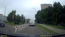 vilnieti-papiktino-policijos-pareigunu-automobilio-manevras