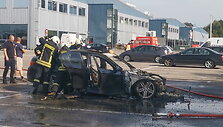 automobilio-gaisras-vilniuje-prie-maxima-bazes