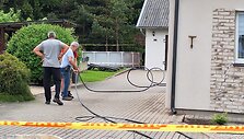 Pasvalyje po namu atsivėrė smegduobė