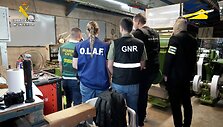 Ispanijoje likviduoti &scaron;e&scaron;i nelegalūs tabako fabrikai