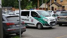 Žmones į Airiją prekiauti narkotikais vežusios gaujos nariai stojo prie&scaron; teismą