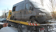 Apgadintas mikroautobusas