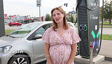 elektromobiliu-vazinejanti-rosita