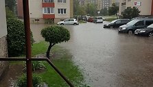 &Scaron;iauliai skęsta po gausaus lietaus