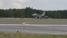 NATO bazėje nusileido &scaron;e&scaron;i Portugalijos naikintuvai F-16