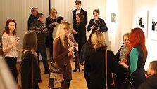 &Scaron;iaulių &bdquo;Laiptų galerijoje&ldquo; dvynių seserų paroda &bdquo;Sesės&ldquo;