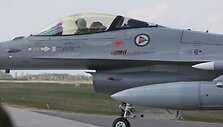 Aviacijos bazėje &Scaron;iauliuose leidžiasi NATO lėktuvas