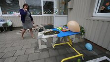 Italijos kariai &Scaron;iaulių kūdikių namams atvežė dovanų ir pagamino picos