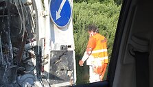 Automagistralėje ties Kaunu vilkikas taranavo kelininkų ma&scaron;iną