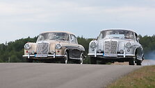 Mercedes 220 &ndash; &scaron;e&scaron;tojo de&scaron;imtmečio puo&scaron;mena